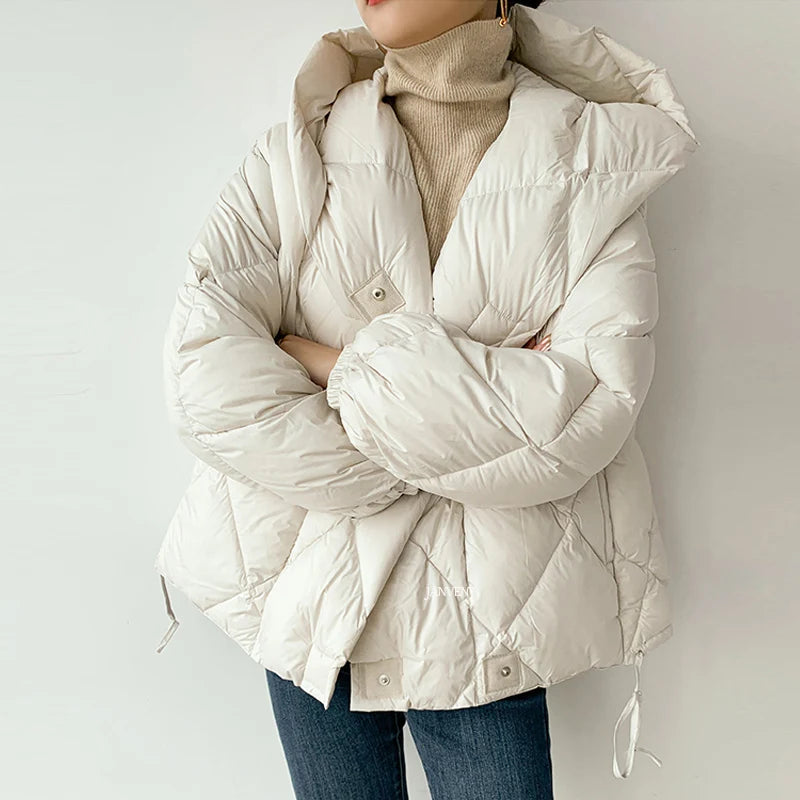 Dames Korte Donsjack met Capuchon Cocoonstijl voor de Winter 2