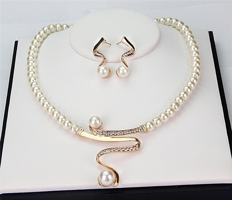 Dames Sieradenset Parelketting en Oorbellen 1