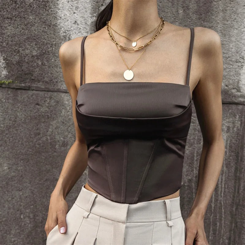 Dames crop top met vetersluiting en open rug